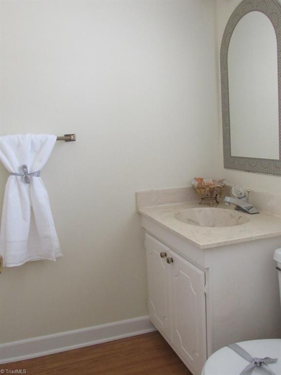 405 Traceway Road High Point, NC 27265 - Photo 10 of 23 Main Level half bath