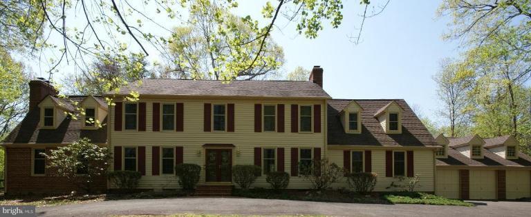7396 Clifton Road Clifton, VA 20124 - Photo 1 of 30 A classic colonial design