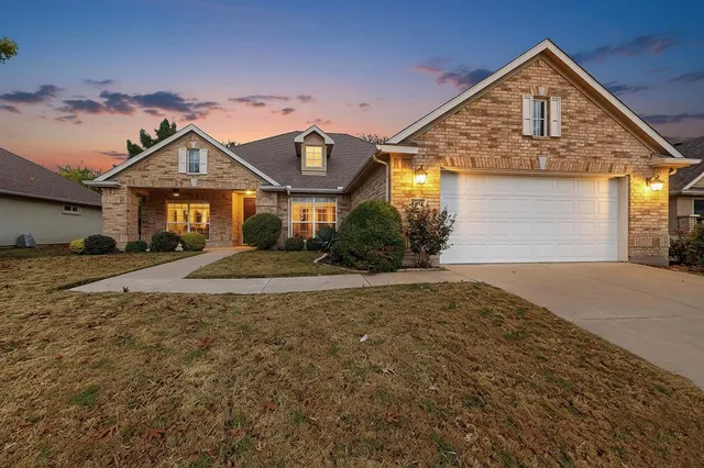 $459,900 | 9516 Grandview Drive, Denton, TX 76207