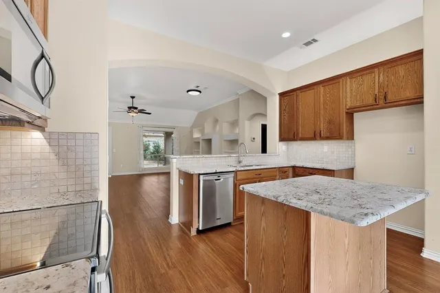 $459,900 | 9516 Grandview Drive, Denton, TX 76207