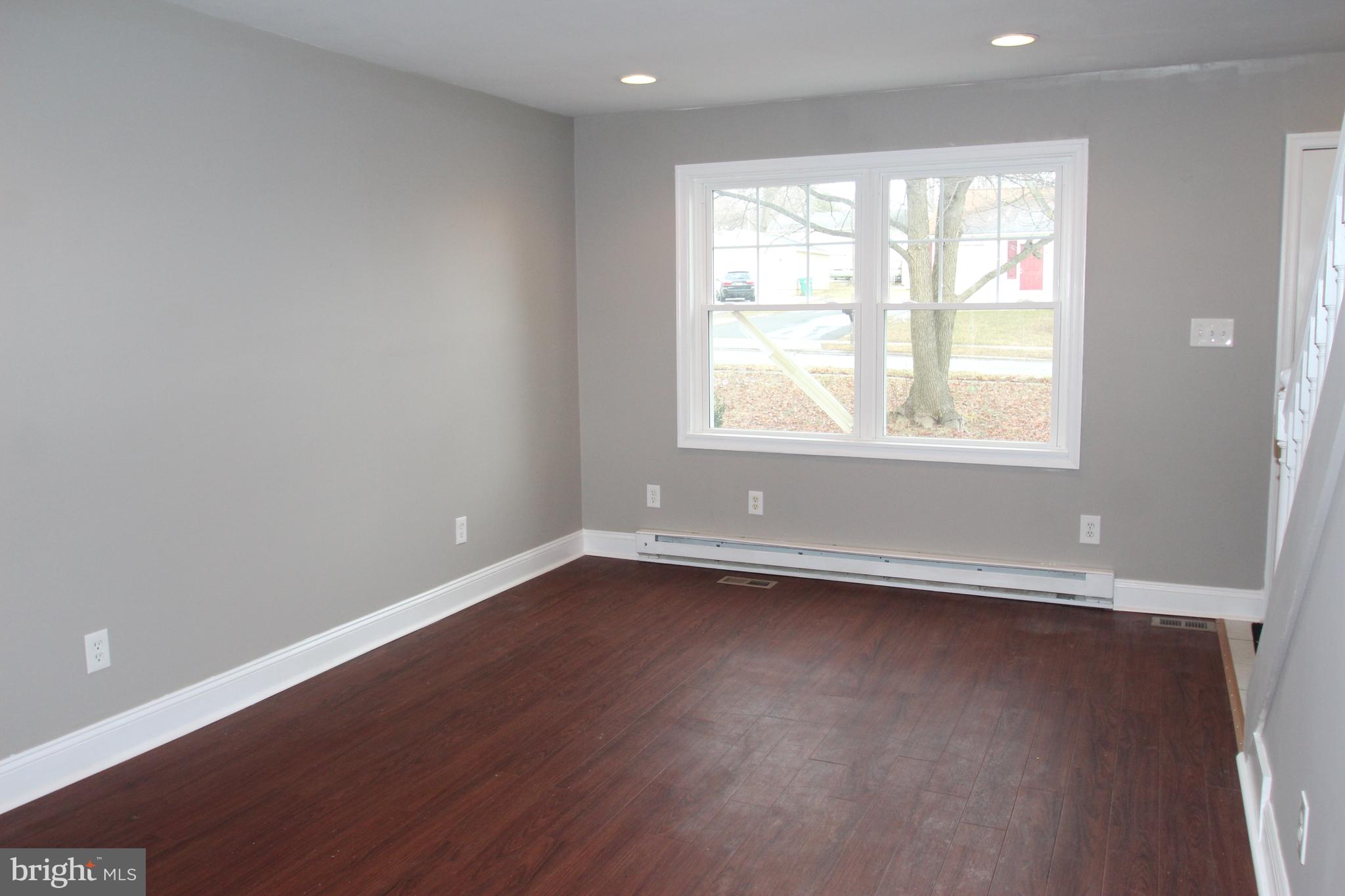 127 Jarmon Road Elkton, MD 21921 - Photo 2 of 11 Living Room