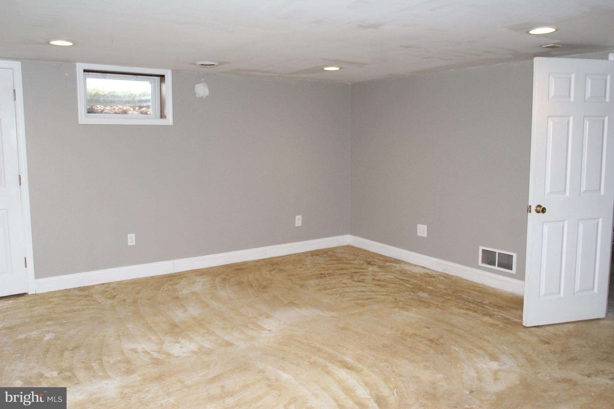 127 Jarmon Road Elkton, MD 21921 - Photo 10 of 11 Family Room just waiting for your finishing touche
