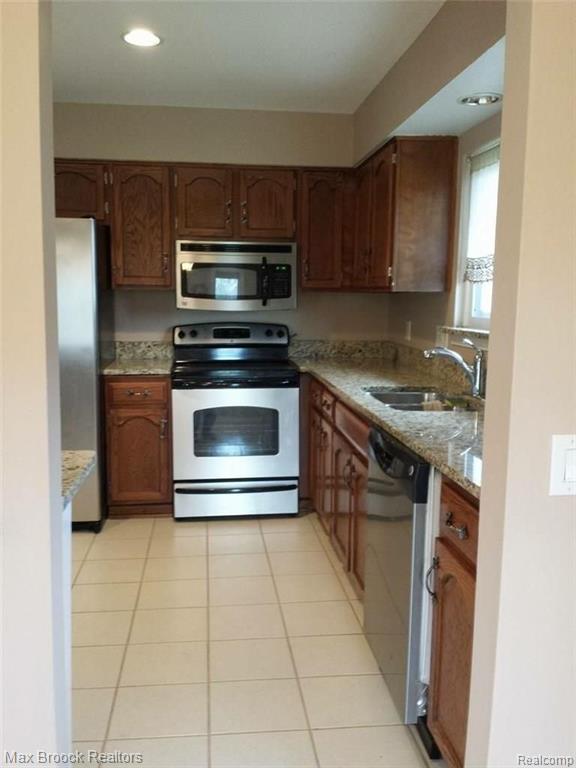 6666 Orion Road Rochester Hills, MI 48306 - Photo 6 of 8