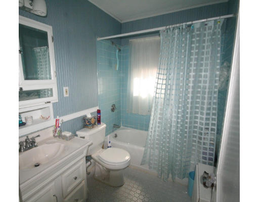 130 Brookfield Road Winthrop, MA 02152 - Photo 17 of 22 Gallery Image 17
