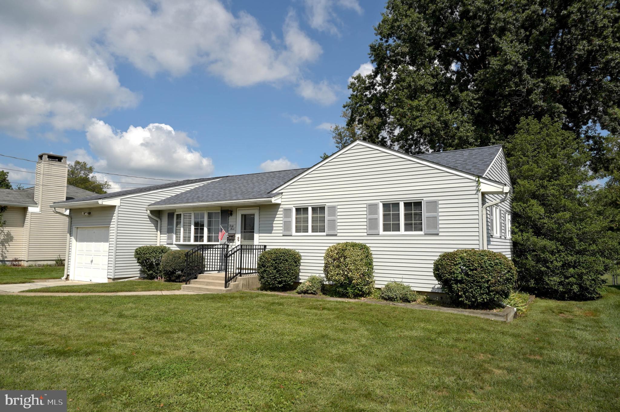 43 Endicott Road Hamilton, NJ 08690 - Photo 1 of 42