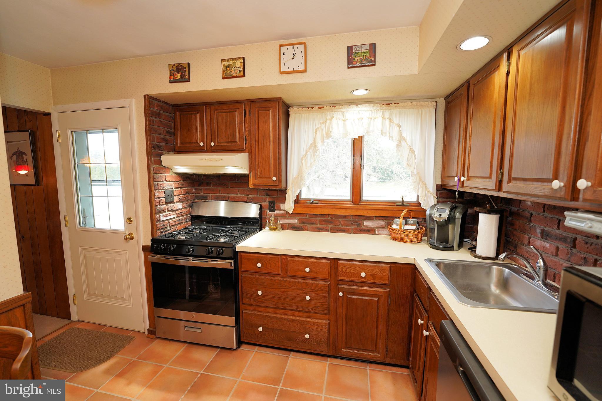 43 Endicott Road Hamilton, NJ 08690 - Photo 19 of 42