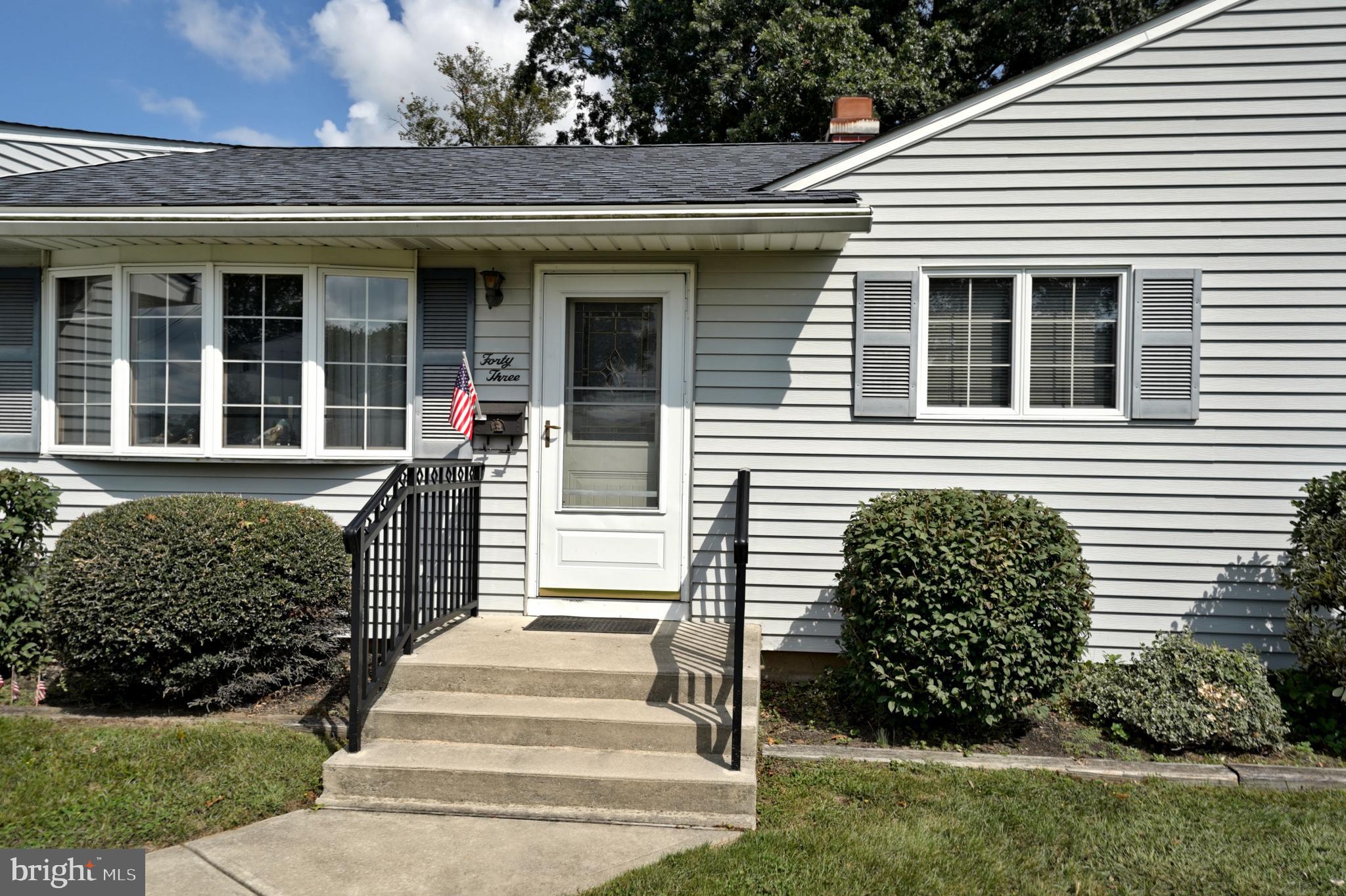43 Endicott Road Hamilton, NJ 08690 - Photo 4 of 42