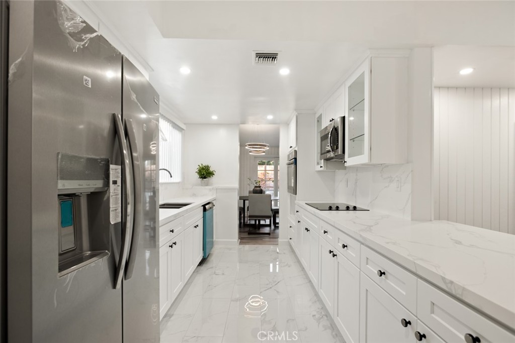 20541 Rodax Street Winnetka, CA 91306 - Photo 4 of 31