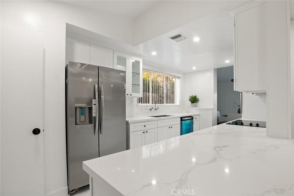 20541 Rodax Street Winnetka, CA 91306 - Photo 6 of 31