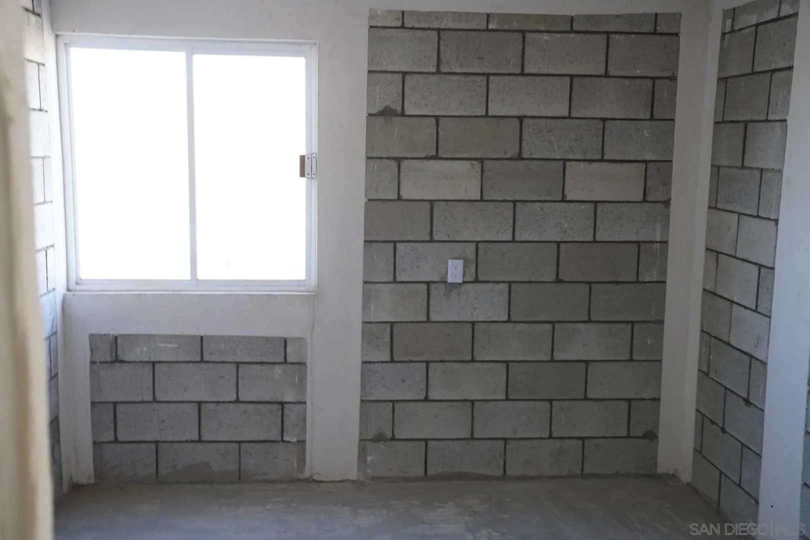 23 Blvd. Prieto Azabache Tijuana, B.C. 99999 - Photo 14 of 34 a view of a small space