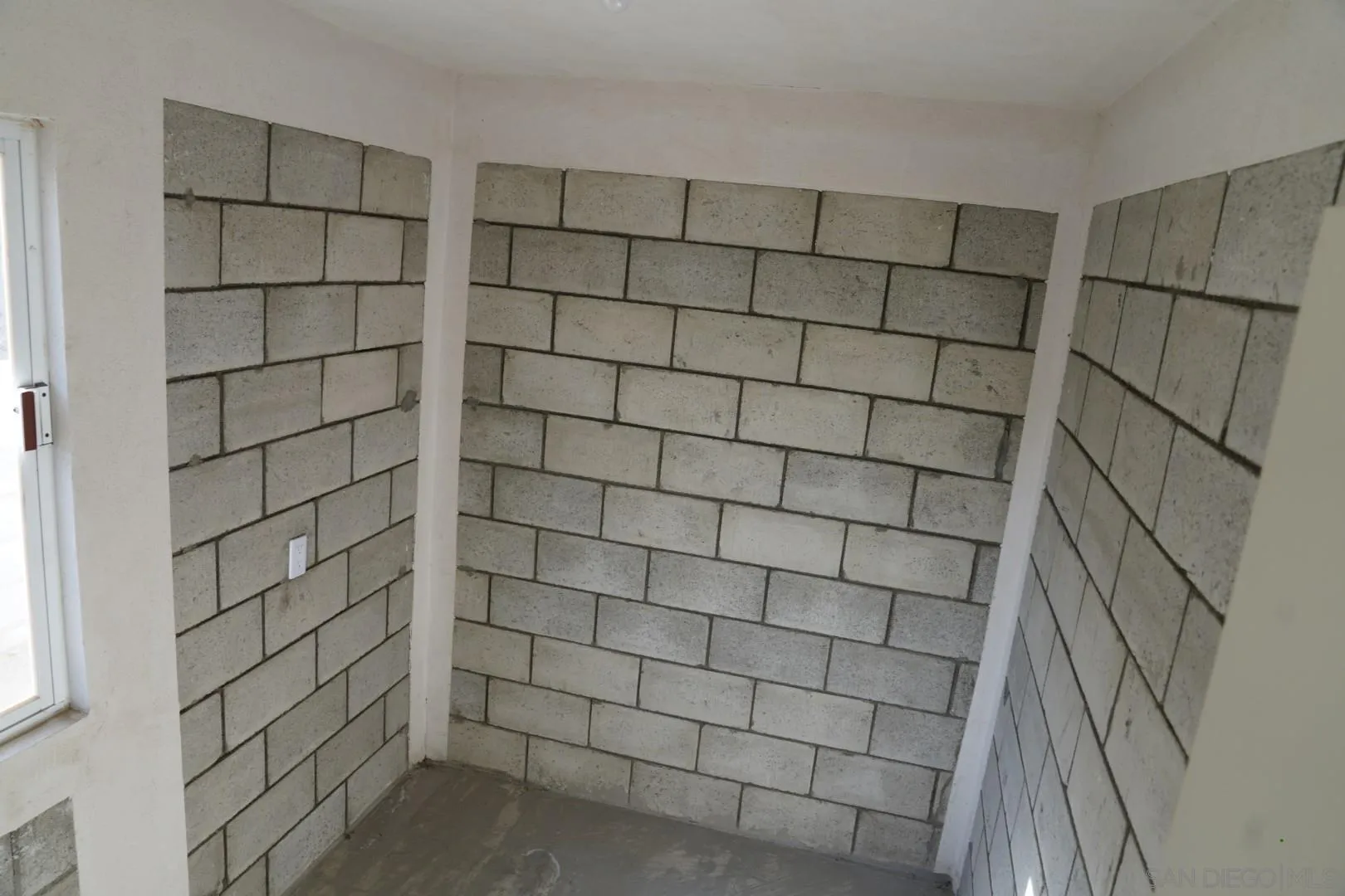 23 Blvd. Prieto Azabache Tijuana, B.C. 99999 - Photo 28 of 34 a bathroom with a shower