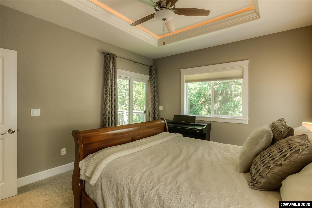 357 Summit View Avenue Southeast Salem, OR 97306 - Photo 22 of 40