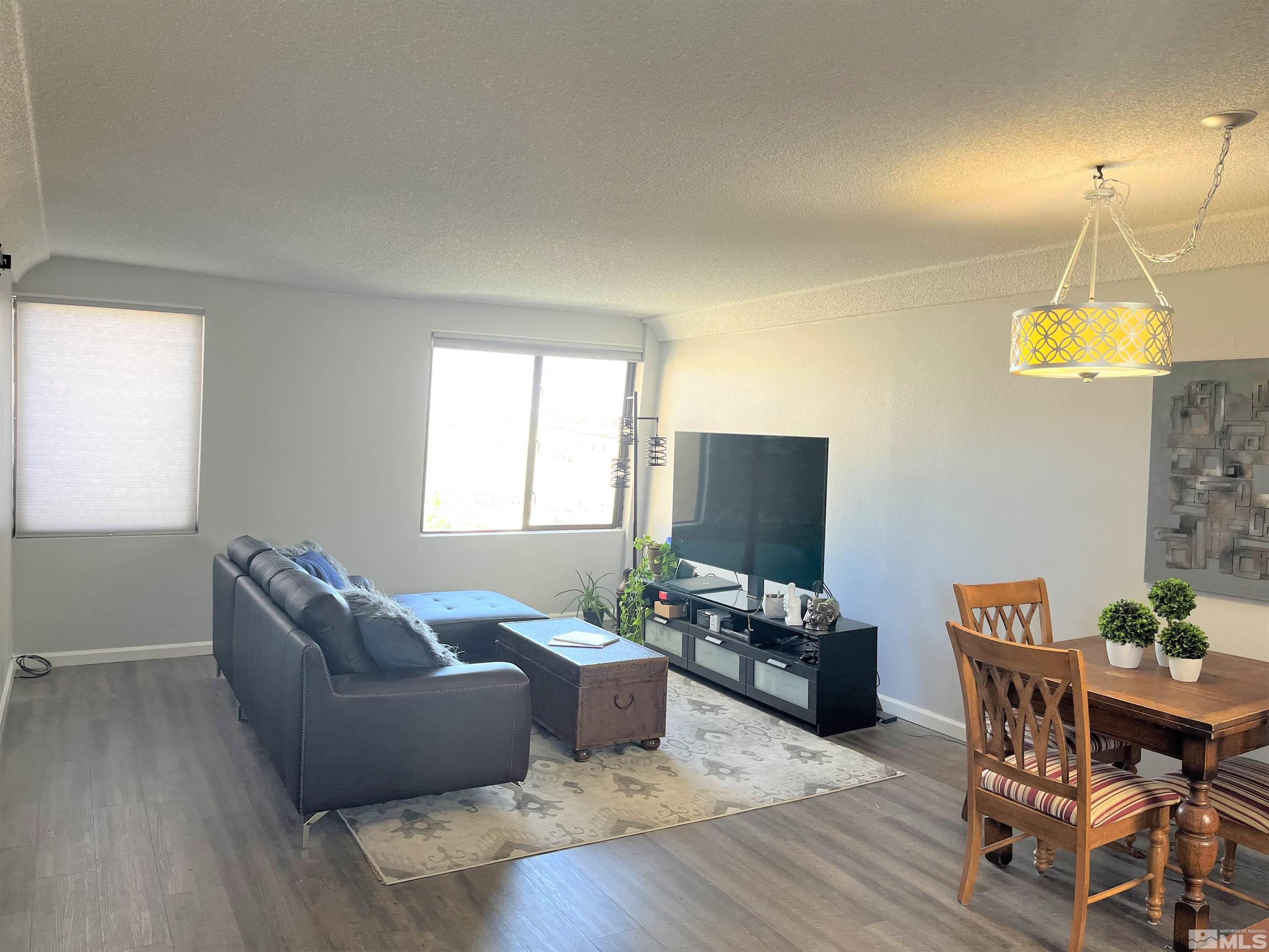 121 Vista Rafael Parkway Reno, NV 89503 - Photo 6 of 13 Photo 6