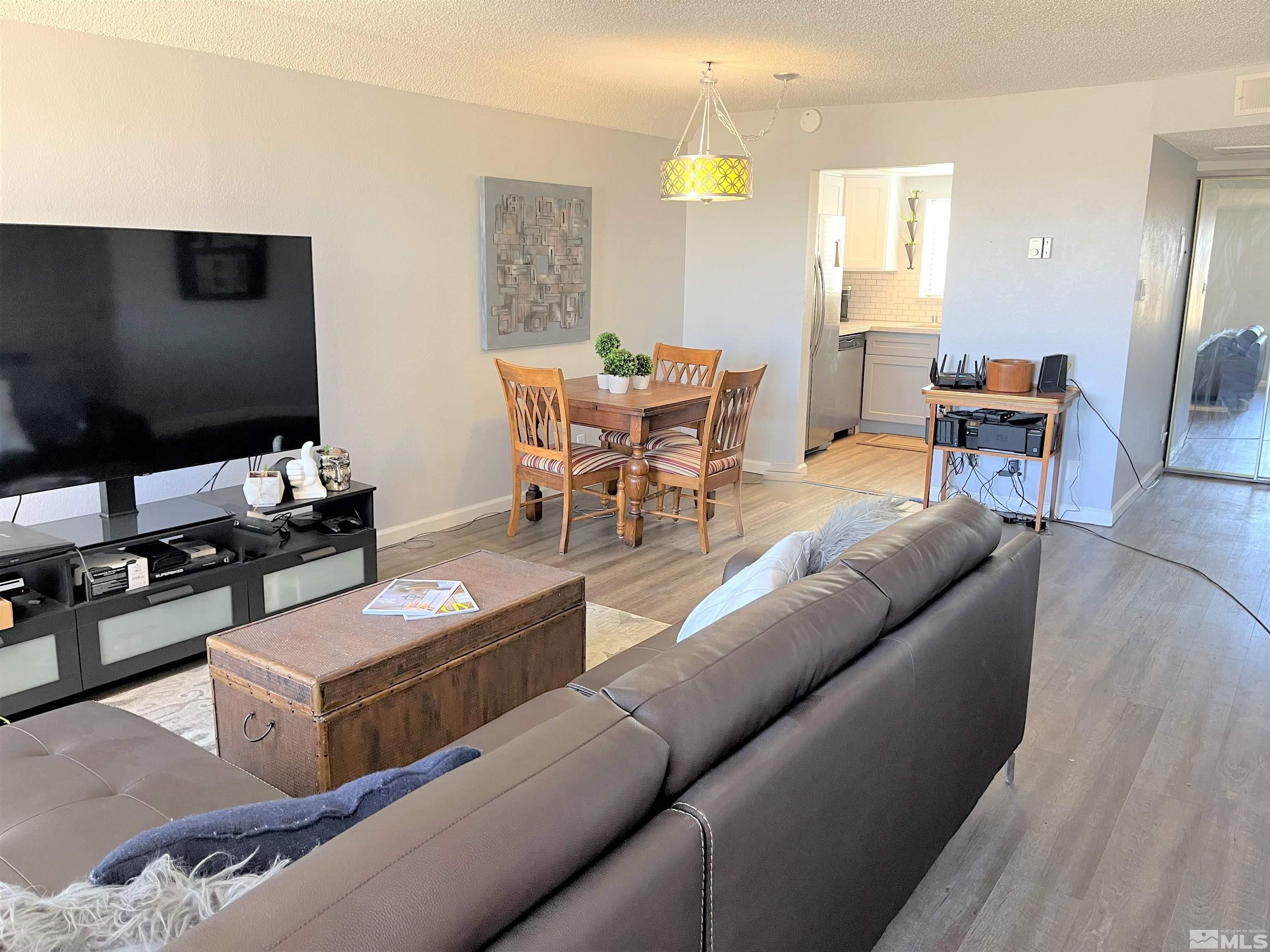 121 Vista Rafael Parkway Reno, NV 89503 - Photo 7 of 13 Photo 7