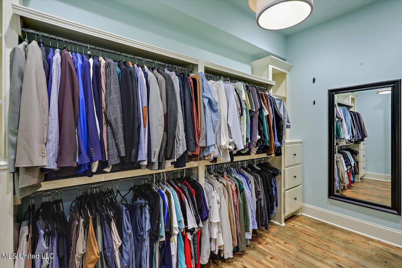 105 Victoria Place Madison, MS 39110 - Photo 29 of 47 Primary Closet
