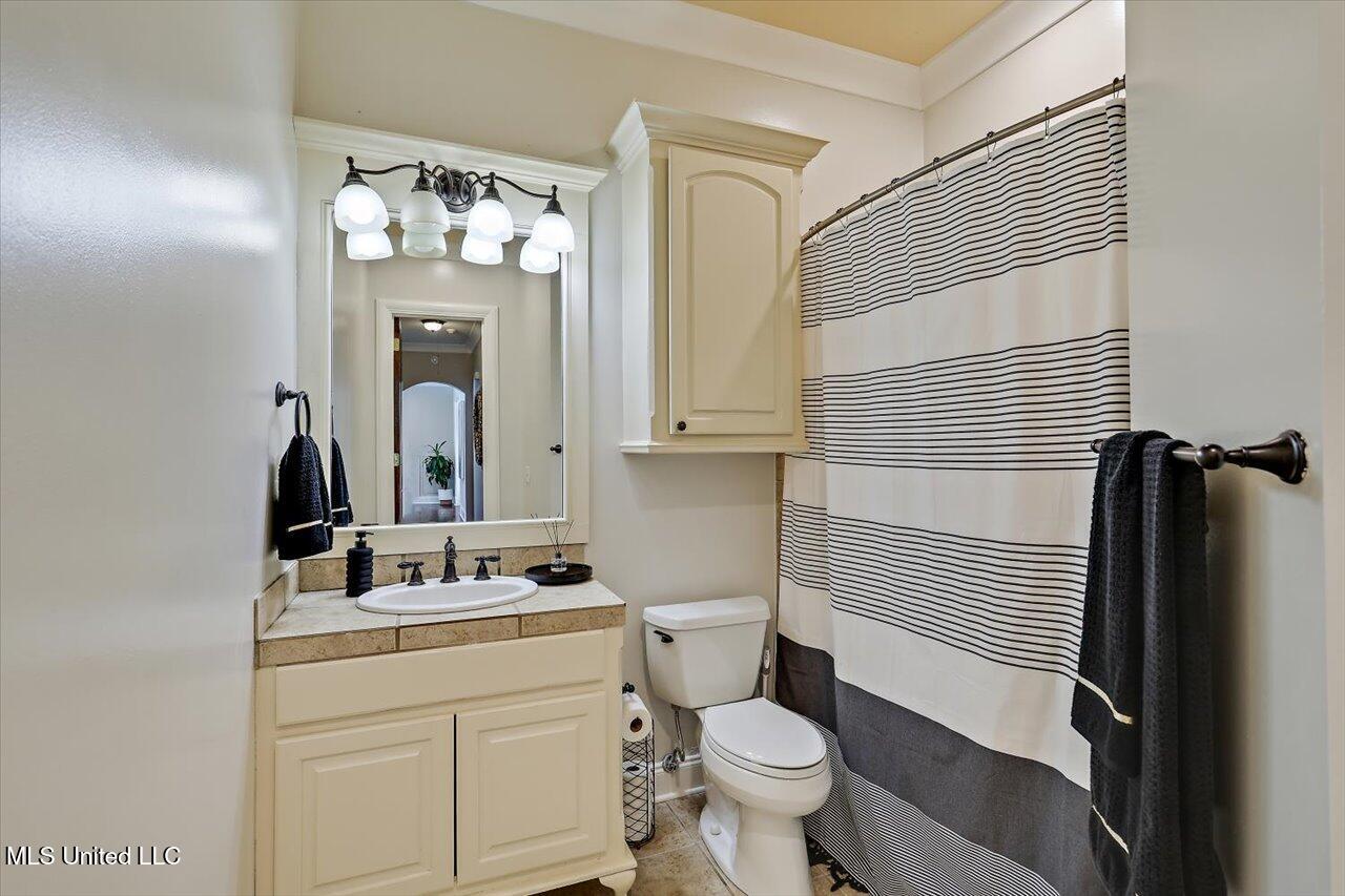 105 Victoria Place Madison, MS 39110 - Photo 32 of 47 Bathroom 1