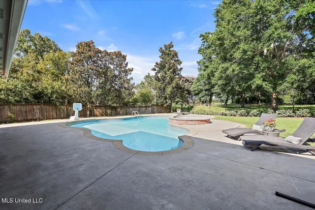 $645,000 | 105 Victoria Place, Madison, MS 39110