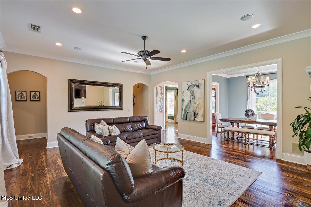 105 Victoria Place Madison, MS 39110 - Photo 7 of 47 Formal Living