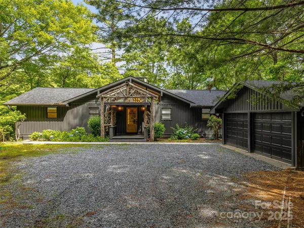 $1,600,000 | 412 Cherokee Trace, Lake Toxaway, NC 28747