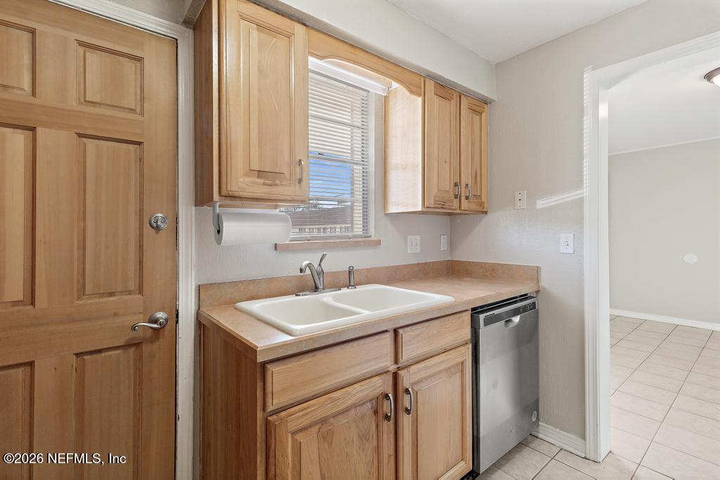1618 El Camino Road, Unit 6 Jacksonville, FL 32216 - Photo 10 of 26 1618 El Camino 6-12