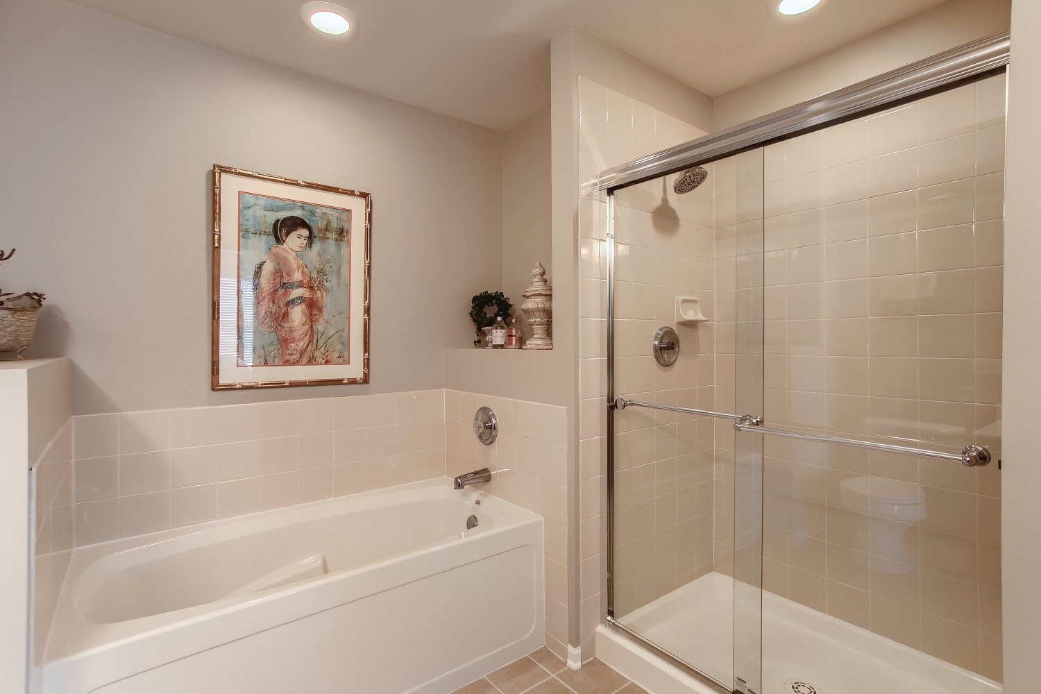 1966 West Cobblestone Road Romeoville, IL 60446 - Photo 15 of 31 a bathroom with a bathtub and a shower