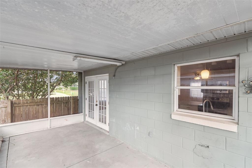 21 Cayman Circle Umatilla, FL 32784 - Photo 18 of 21 a view of a porch