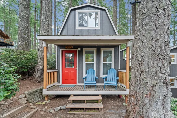 $885,000 | 5530 East Mason Lake Drive West, Grapeview, WA 98546