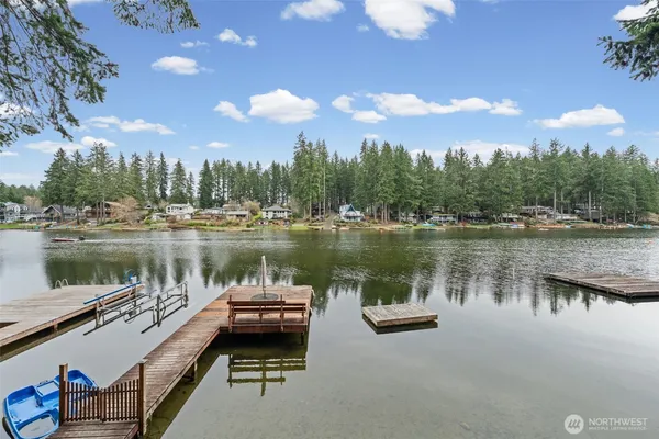 $885,000 | 5530 East Mason Lake Drive West, Grapeview, WA 98546