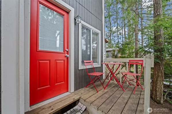 $885,000 | 5530 East Mason Lake Drive West, Grapeview, WA 98546