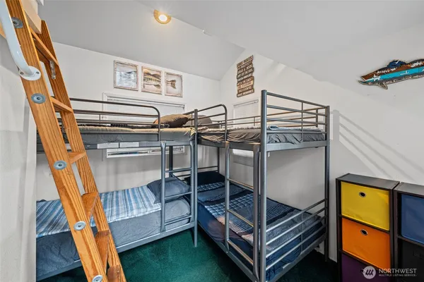 $885,000 | 5530 East Mason Lake Drive West, Grapeview, WA 98546