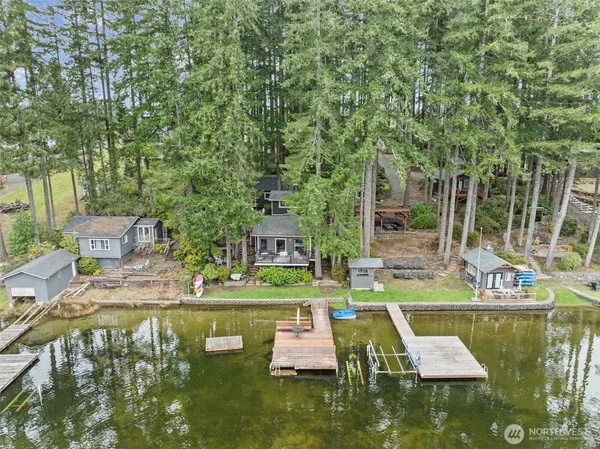 $885,000 | 5530 East Mason Lake Drive West, Grapeview, WA 98546