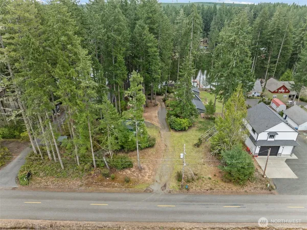 $885,000 | 5530 East Mason Lake Drive West, Grapeview, WA 98546