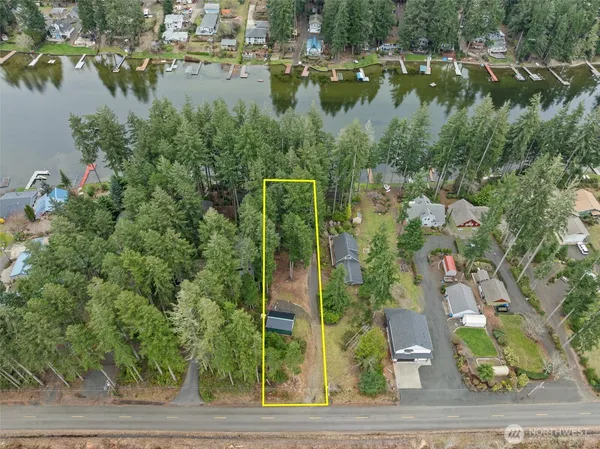 $885,000 | 5530 East Mason Lake Drive West, Grapeview, WA 98546