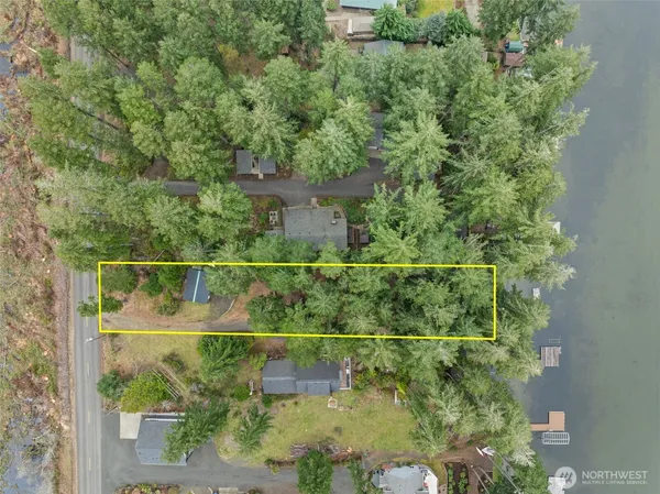$885,000 | 5530 East Mason Lake Drive West, Grapeview, WA 98546