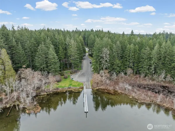 $885,000 | 5530 East Mason Lake Drive West, Grapeview, WA 98546