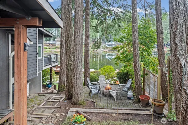 $885,000 | 5530 East Mason Lake Drive West, Grapeview, WA 98546