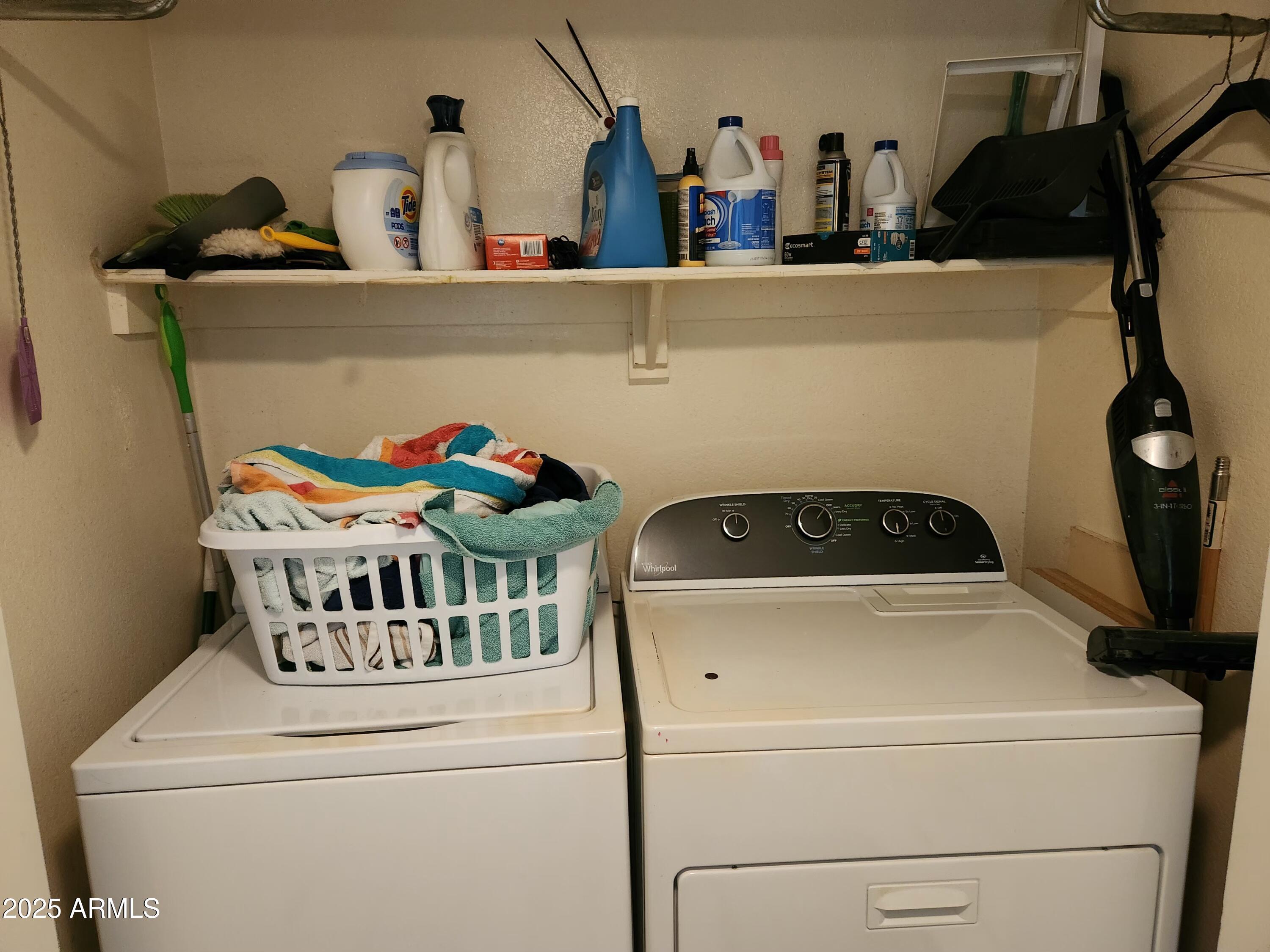 7557 North Dreamy Draw Drive, Unit 184 Phoenix, AZ 85020 - Photo 26 of 28 a close view of utility room with washer and dryer