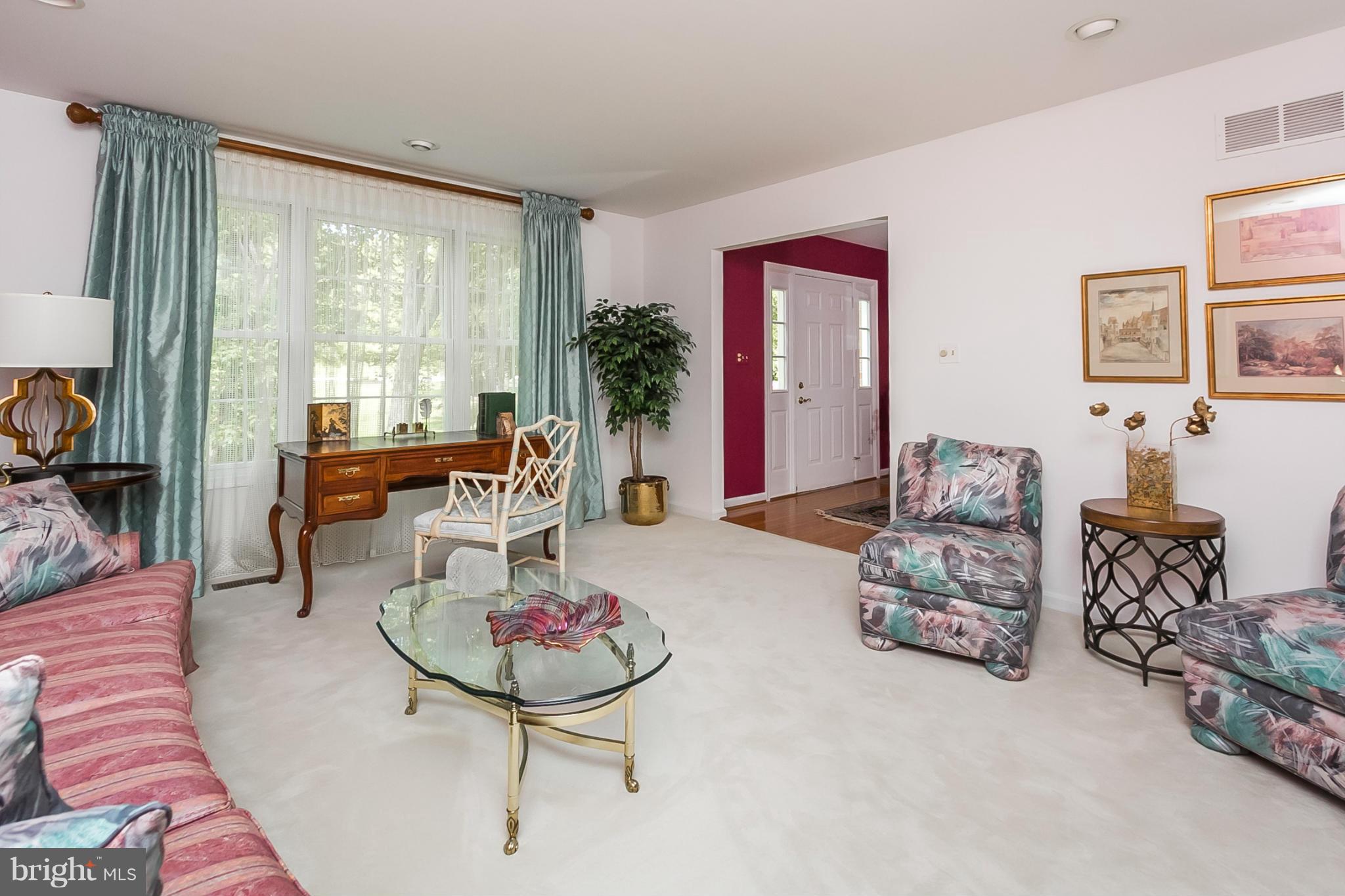 8898 Greylock Road Baltimore, MD 21208 - Photo 5 of 30 Living Room
