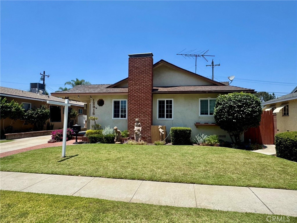 12315 Pomering Road Downey, CA 90242 - Photo 7 of 46