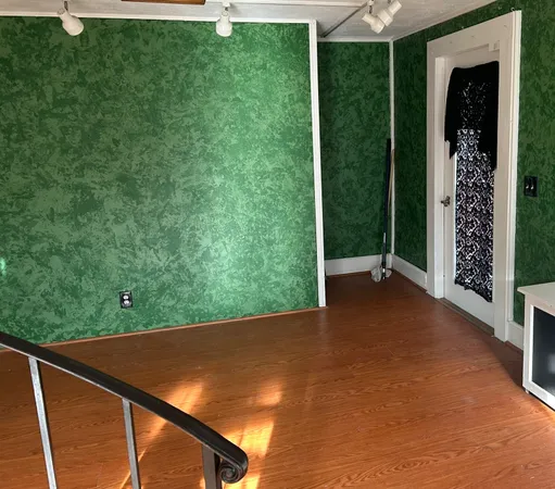 $1,700 | 53 Poquonock Avenue, Windsor, CT 06095