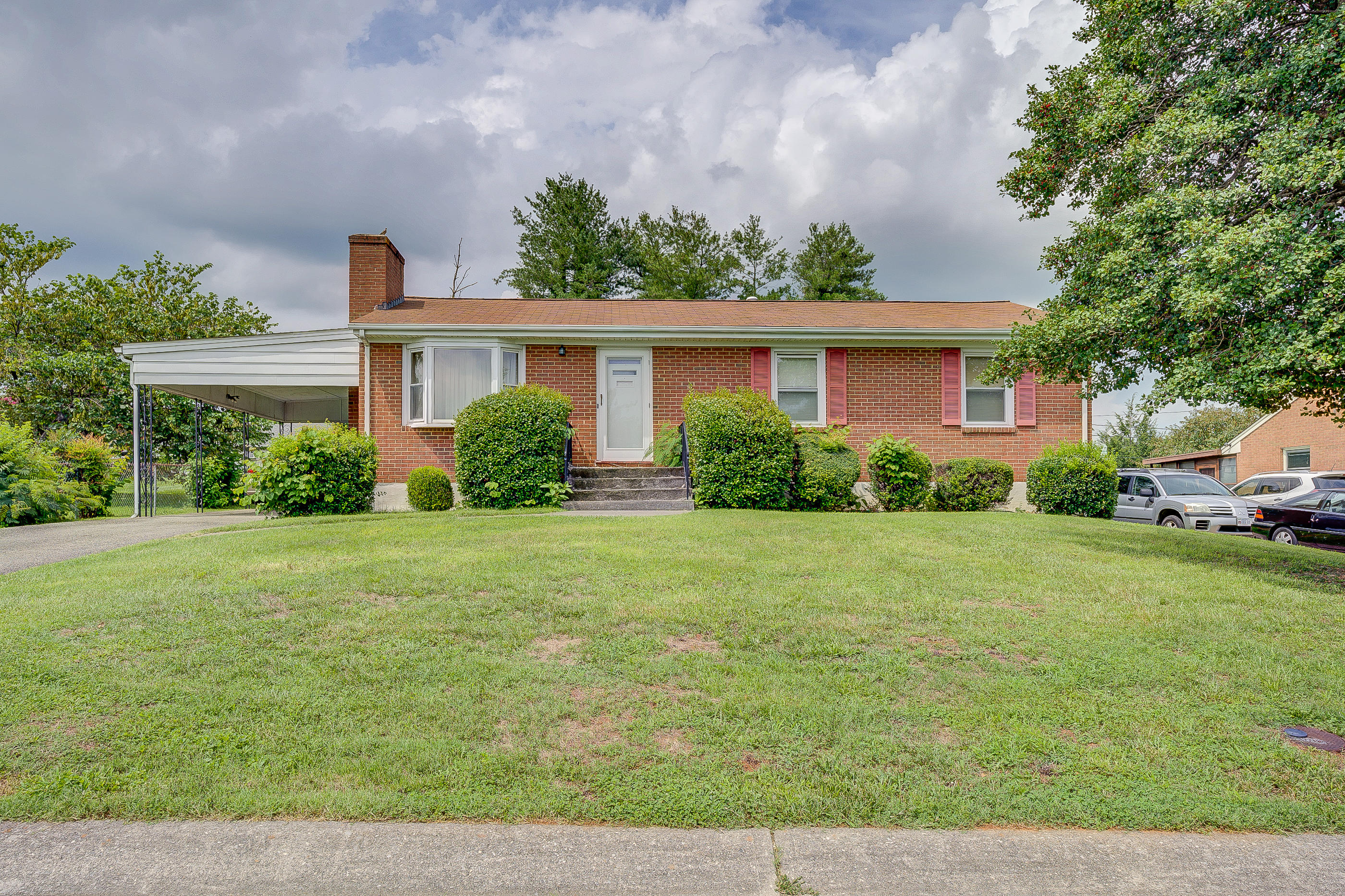 620 Water Oak Road Roanoke, VA 24019 - Photo 1 of 17 Street view