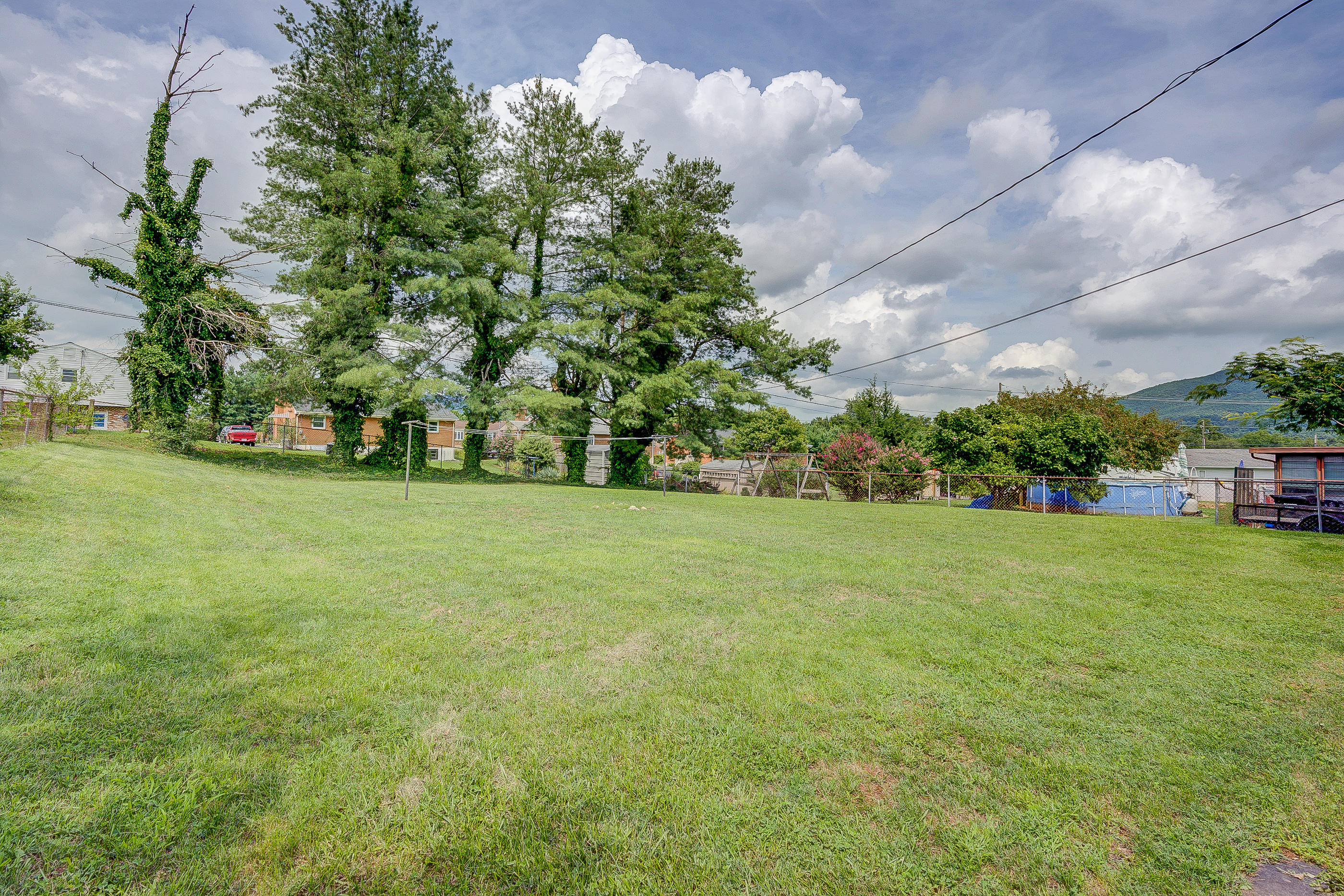620 Water Oak Road Roanoke, VA 24019 - Photo 2 of 17 96