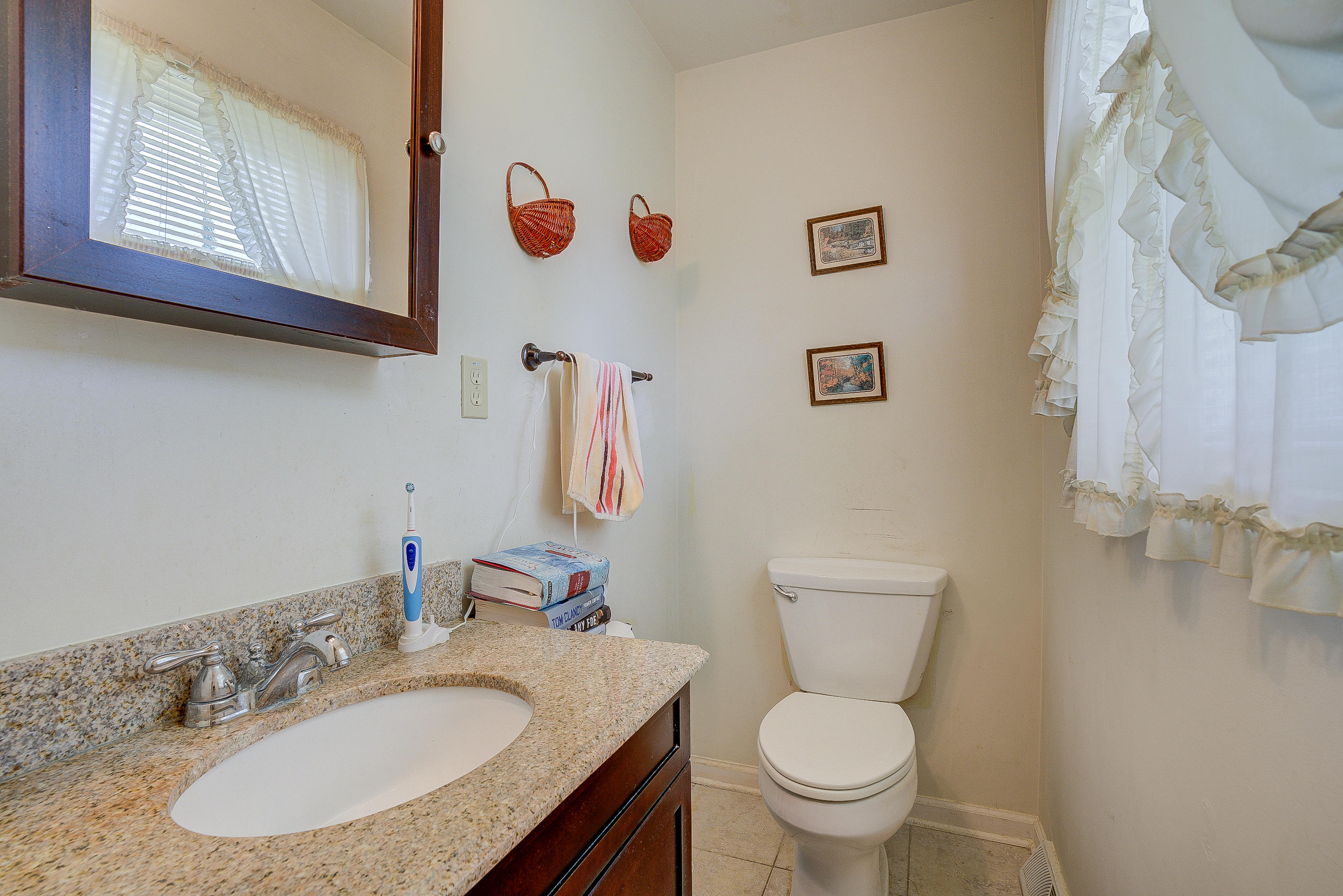 620 Water Oak Road Roanoke, VA 24019 - Photo 10 of 17 112