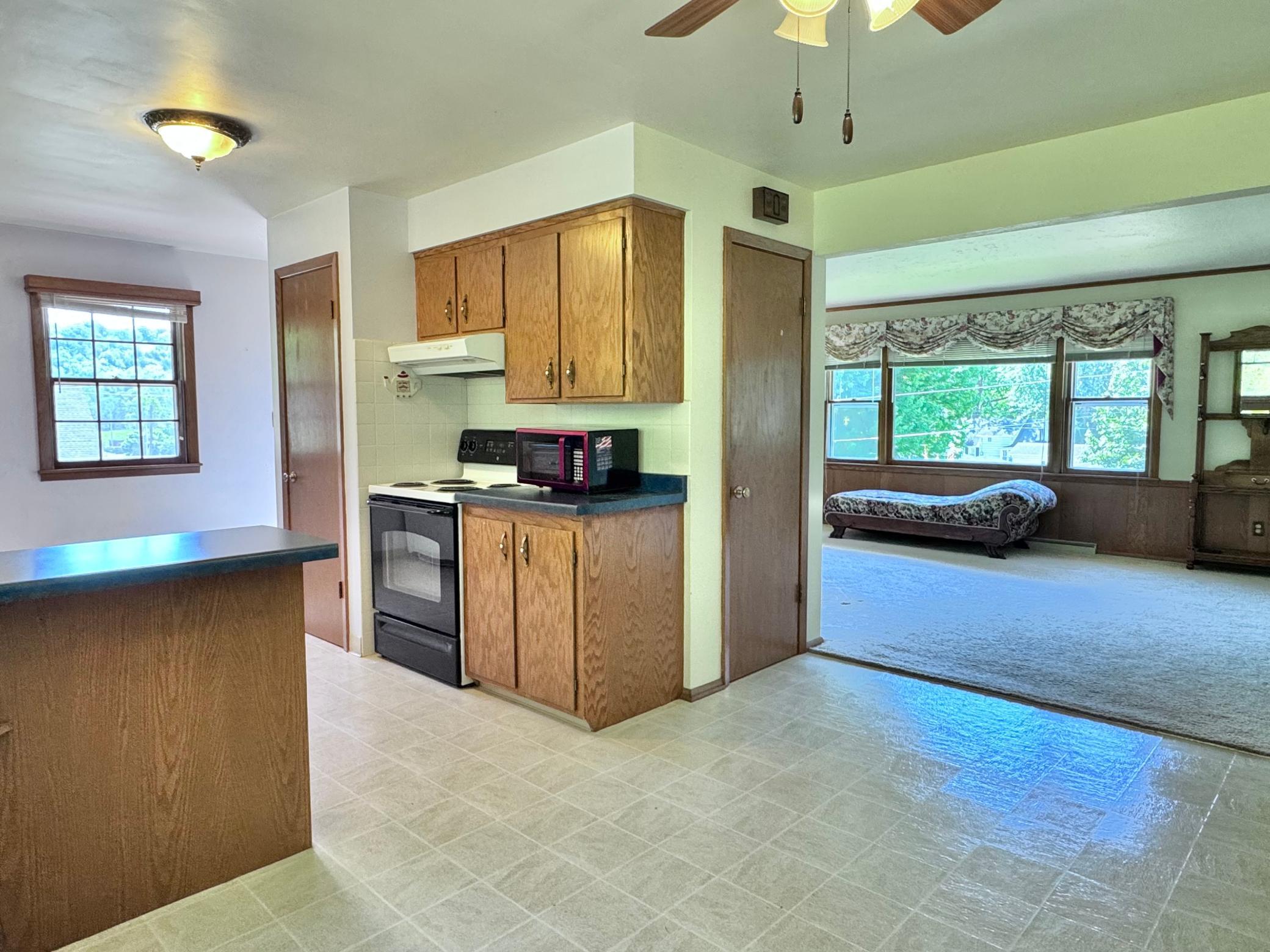 604 Hawthorne Street Red Wing, MN 55066 - Photo 8 of 29