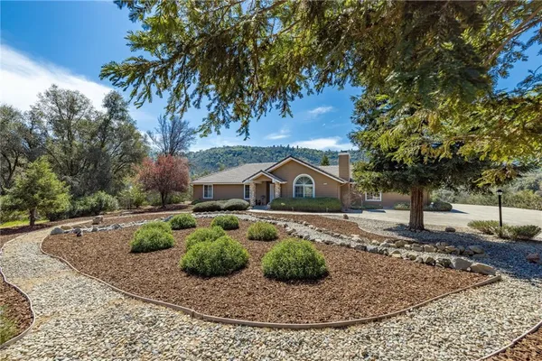 $517,000 | 38778 Goldenrod Lane, Oakhurst, CA 93644