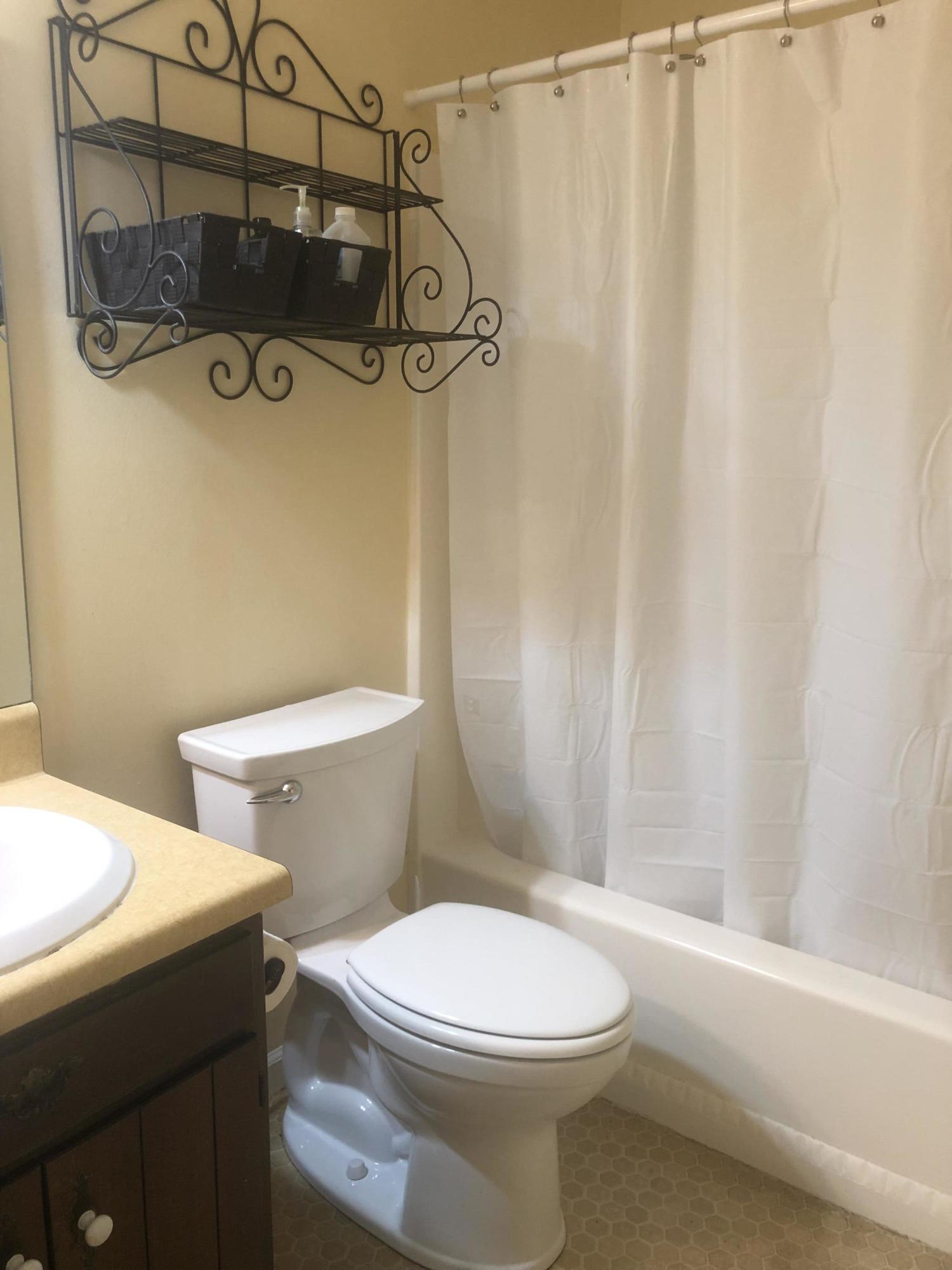 131 Clemson Drive Oak Ridge, TN 37830 - Photo 13 of 27 Master Bath
