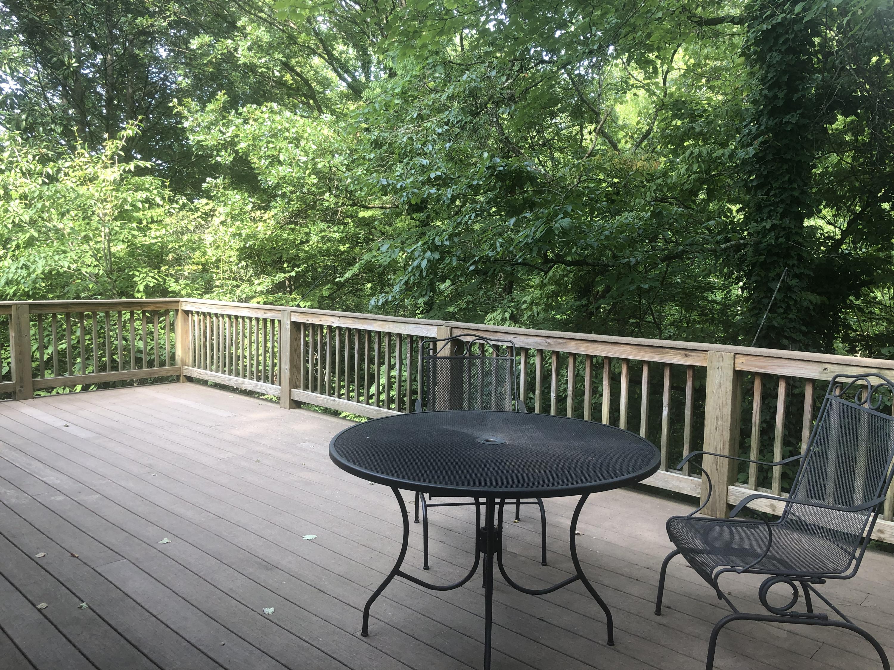 131 Clemson Drive Oak Ridge, TN 37830 - Photo 25 of 27 Deck (2)