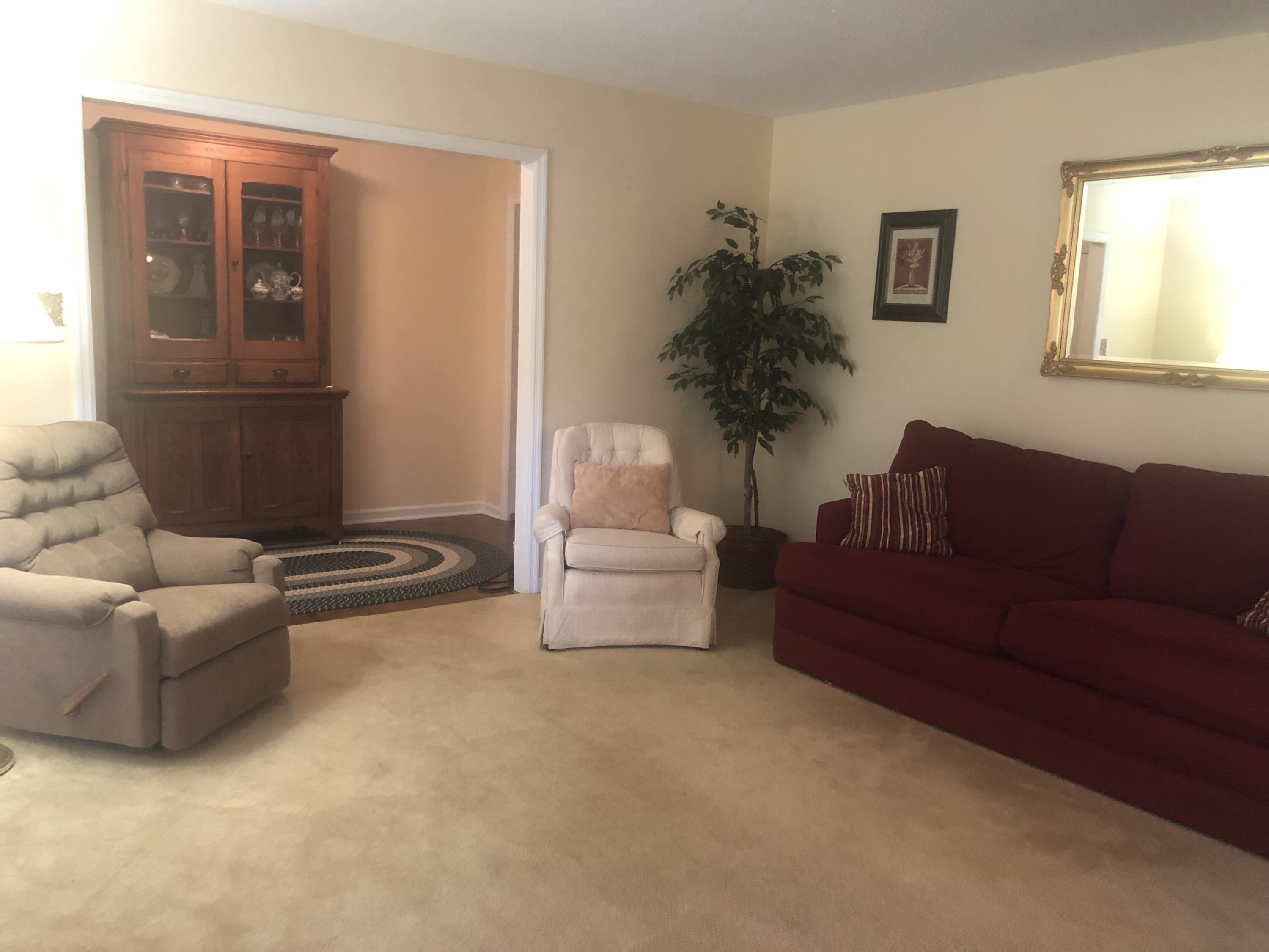 131 Clemson Drive Oak Ridge, TN 37830 - Photo 4 of 27 Living Room 2