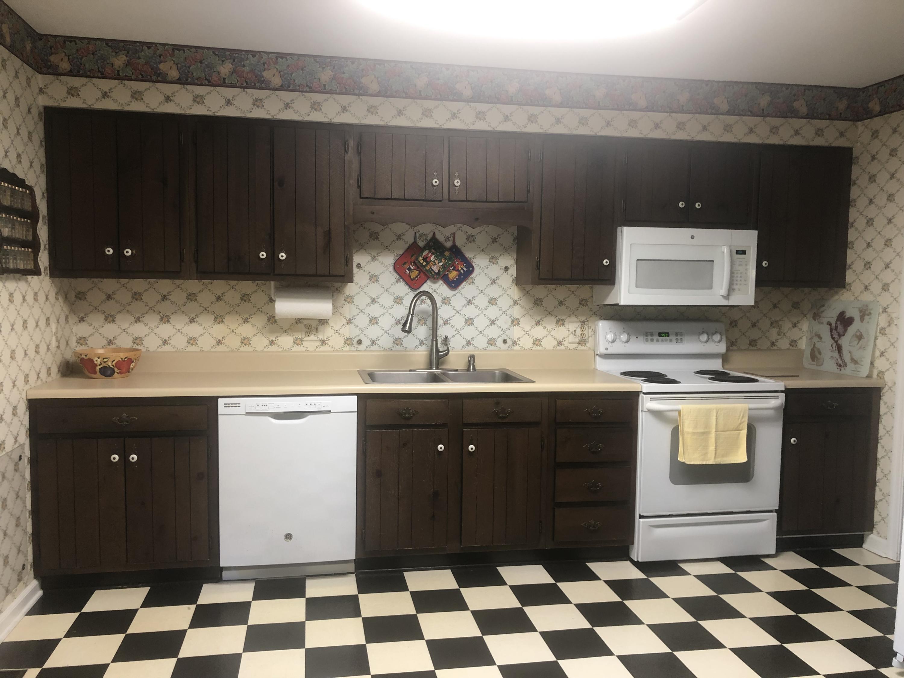 131 Clemson Drive Oak Ridge, TN 37830 - Photo 10 of 27 Kitchen (2)