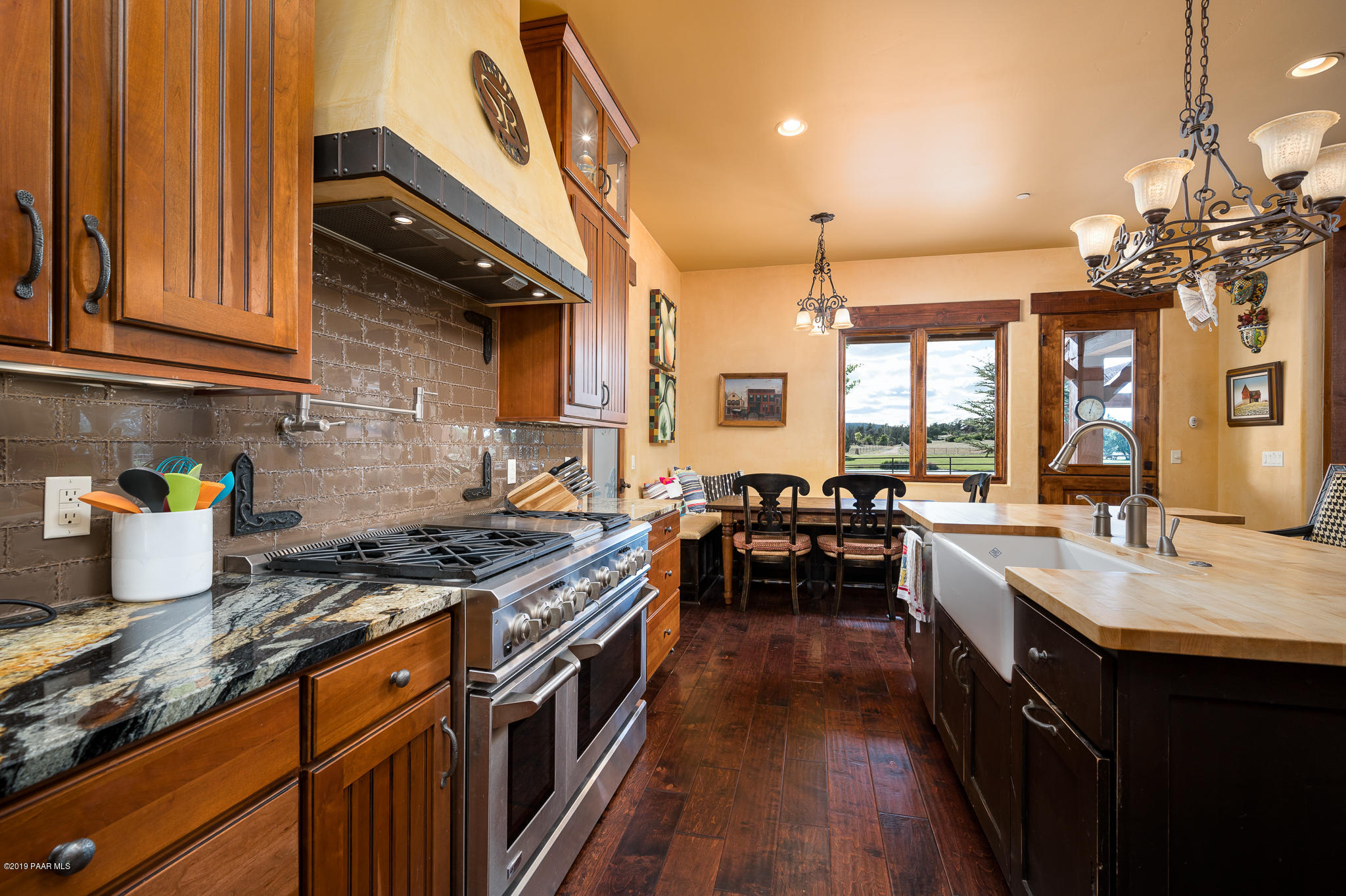 9120 North American Ranch Road Prescott, AZ 86305 - Photo 13 of 66 a kitchen with lots of counter top space